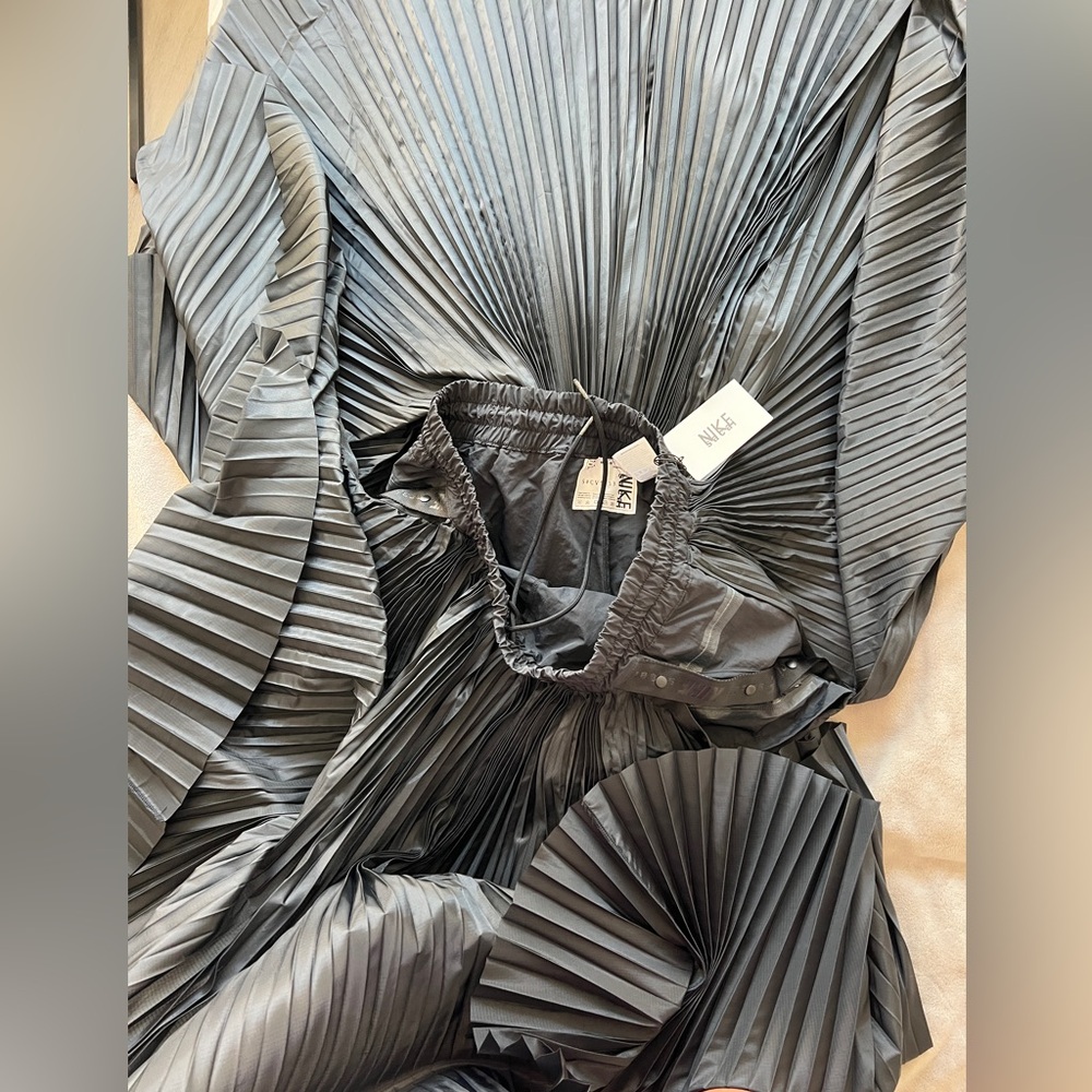 Nike and Sacai skirt - Picture 9 of 11